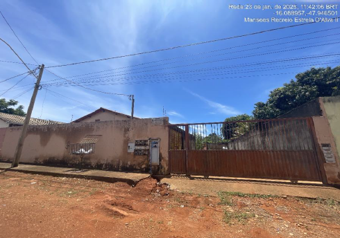 Casa em Cidade Ocidental com Condomínio