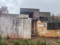 Casa com 3 quartos, 111,70m² construídos, ocupada