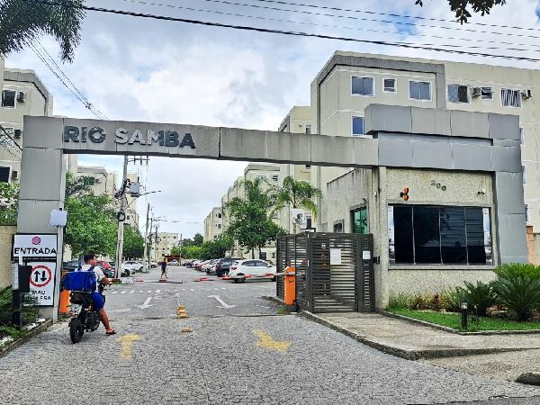 Apartamento com 2 quartos em condomínio com área de lazer