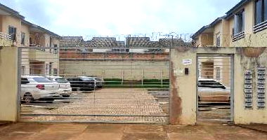 Apartamento 2 quartos com varanda e área de serviço, 53m², desocupado