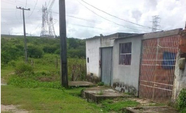 Casa em Nossa Senhora do Socorro - SE com potencial de reforma