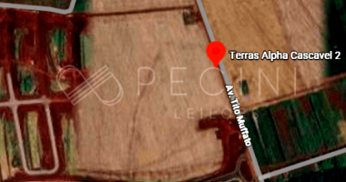 Terreno amplo de 534,91m² com área privativa de 329,34m², desocupado