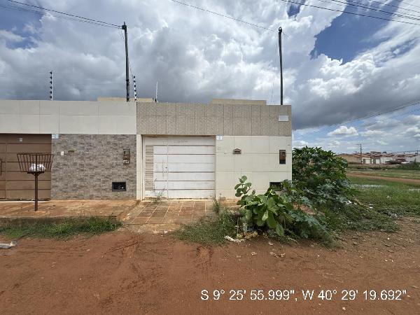 Casa com 3 Quartos e Varanda em Juazeiro