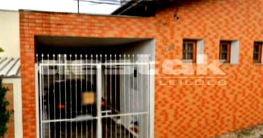 Casa em Jundiaí/SP com 577m² e garagem coberta