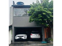 Casa com 2 dormitórios e 54,95m², ocupada, em condomínio
