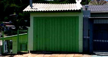 Espaçosa Casa com 6 Quartos, 3 Banheiros e 190 m² de Área Construída, Ocupada