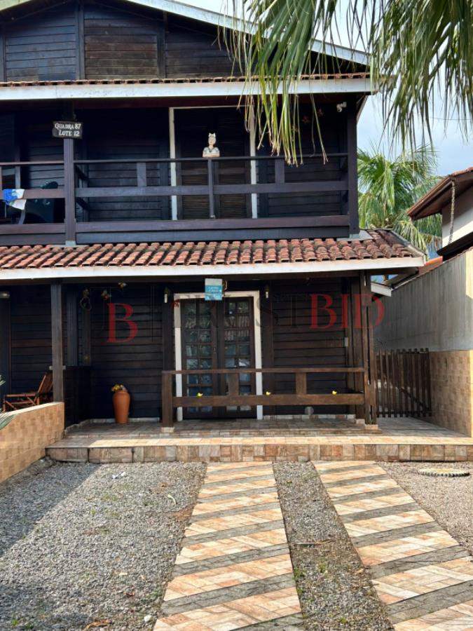 Casa em condomínio com 3 quartos, 252m² de terreno, desocupada