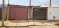 Terreno com 2 prédios residenciais, 200m²