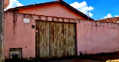 Casa com 2 quartos e 255m² de terreno em Piracanjuba/GO