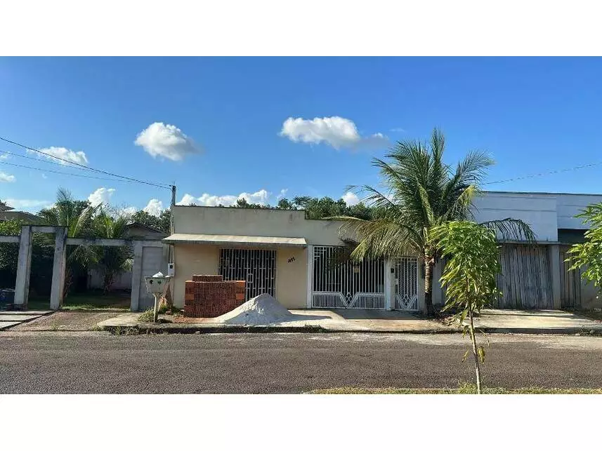 Casa em Condomínio Ocupada com 1 Vaga e 159m²
