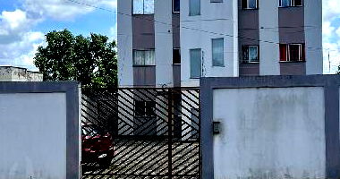 Apartamento com 2 quartos, 2 banheiros e 1 vaga