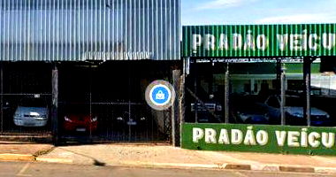 50% de terreno de esquina com 175,5m², desocupado, formato irregular