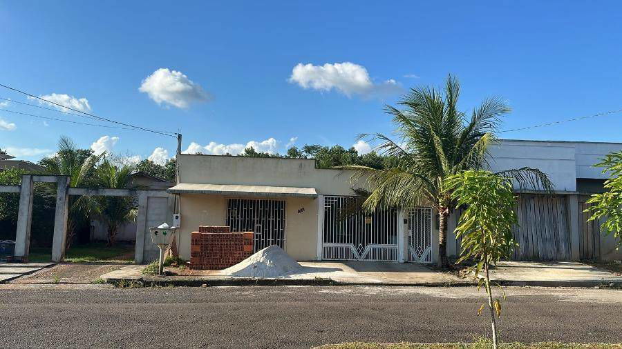 Casa com 159m² construída, 0 vagas, 0 quartos, 0 banheiros, ocupada