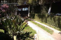 Casa com piscina e amplo terreno em Santana de Parnaíba