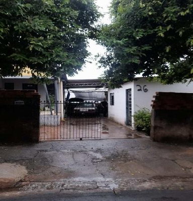 Casa com 2 quartos, 189,55 m² construídos, terreno de 375 m²