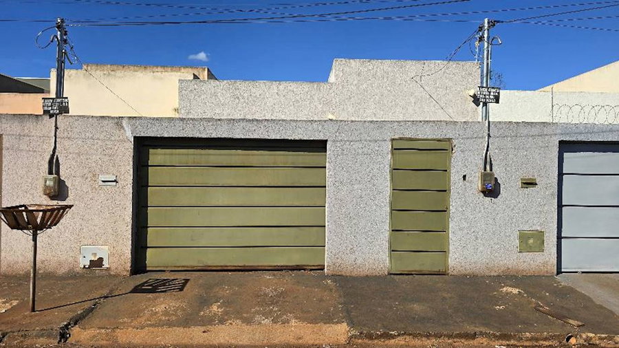Casa com 2 quartos e 2 banheiros no Centro de Santa Helena de Goiás