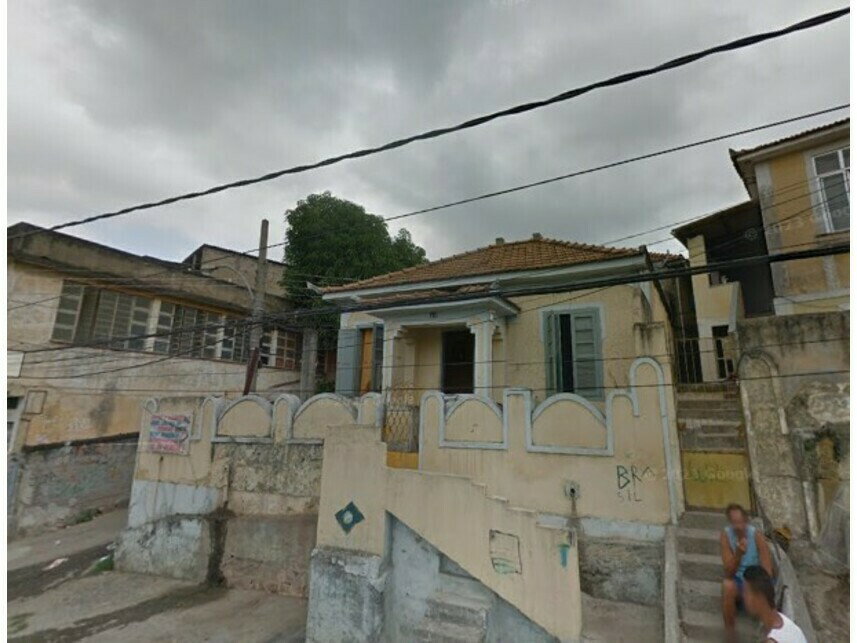 Casa ocupada com 68m² construídos em São Matheus