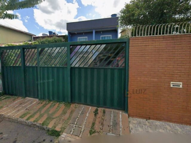 Casa com 3 quartos, 3 banheiros e área de lazer em terreno de 275m²