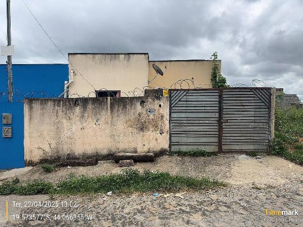 Casa com 2 quartos, 1 banheiro, área construída 46,8m², 1 vaga