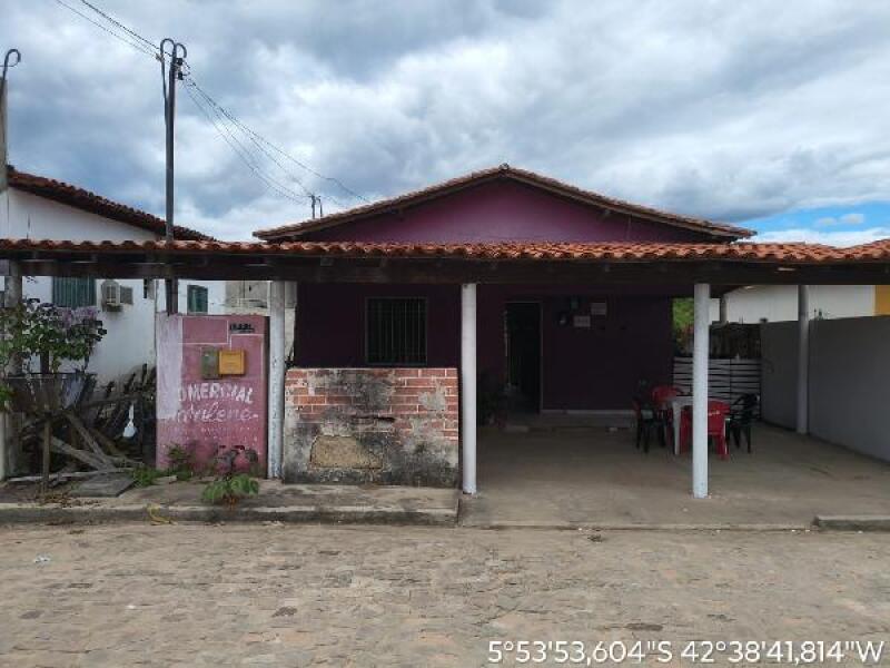 Casa com 2 Quartos e 56m² em Água Branca