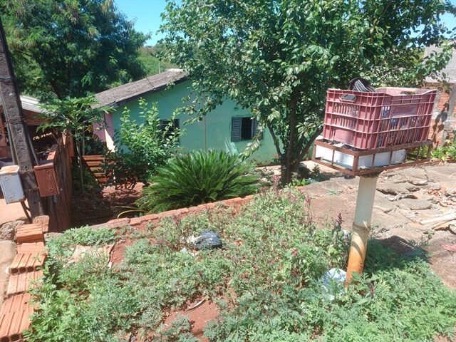 Lote de terras com residência em Londrina/PR