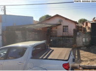 Casa com 2 quartos, 1 banheiro, edícula e terreno de 200m²