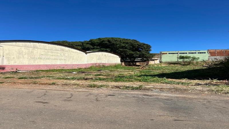 Terreno urbano de 945,97 m², ideal para investimento