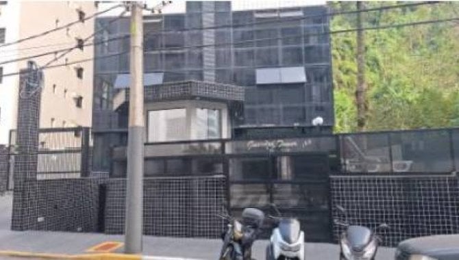 Apartamento Espaçoso com 2 Vagas em Guarujá