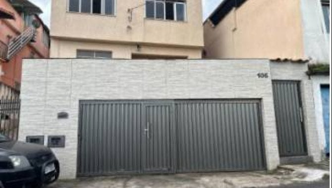 Casa 4 quartos, 2 banheiros, 203m², 2 vagas - Centenário