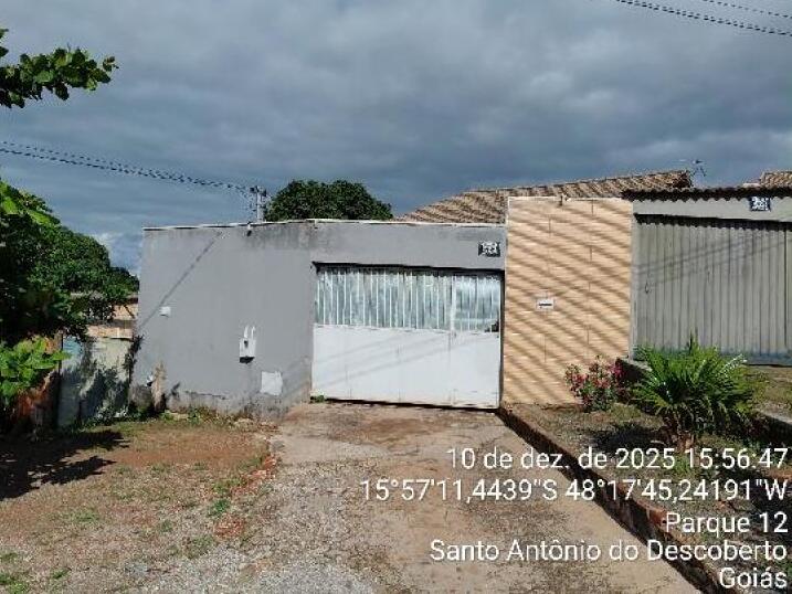Casa com 2 Quartos em Santo Antônio do Descoberto