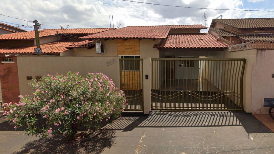 Casa no Jardim Santa Helena com 3 Quartos e 2 Banheiros