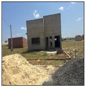 Terreno com edificação sem habitabilidade, 250m²