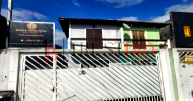 Casa com 114m² construída, 125m² terreno, ocupada, 0 vagas