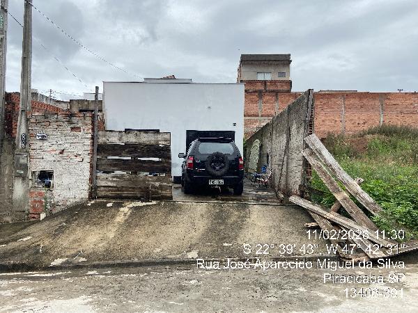 Casa com 2 quartos, 1 vaga de garagem, 56,24m², ocupada