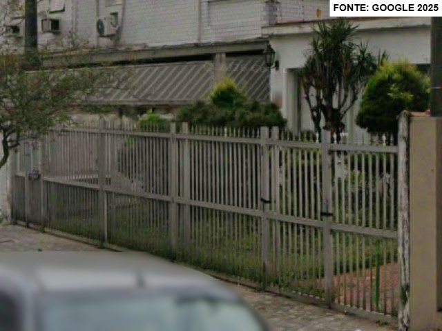 Prédio residencial com 3 quartos e 2 banheiros em terreno de 368m²