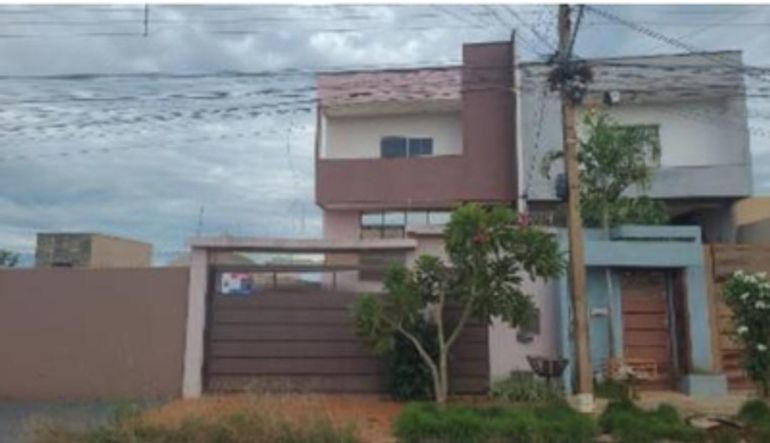 Casa com 245m², 3 quartos, 2 banheiros, ocupada