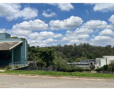 Terreno de 1.000 m² em condomínio residencial