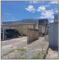 Casa com 2 Quartos e 2 Banheiros em Condomínio