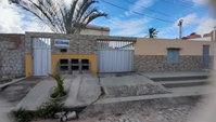 Casa aconchegante com 2 quartos e 2 banheiros, área construída de 64,37 m², ocupada
