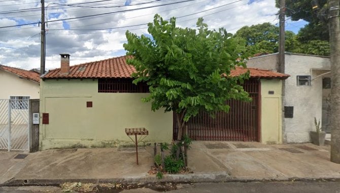 Casa térrea com 123 m² e 39,57 m² construídos