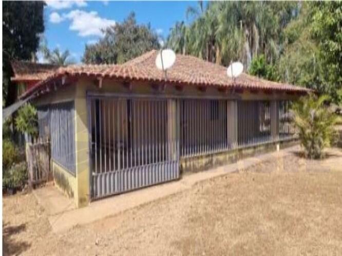 Fazenda com 114,71 ha em Crixás-GO, área rural ampla