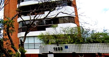 Apartamento 2º andar, 200m², 4 vagas, Moema