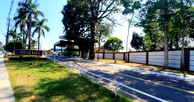 Casa com 4 quartos, 3 banheiros e 302m² construída, ocupada