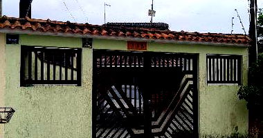 Casa com 2 Quartos e Área Privativa em Praia Grande