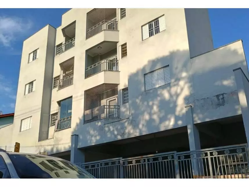 Apartamento com 2 vagas em leilão