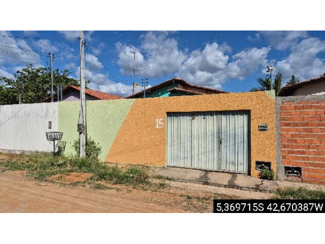 Casa com 3 quartos, 60,4m², 1 vaga, desocupada