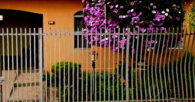 Casa 3 quartos, 2 banheiros, 255m² construída, ocupada