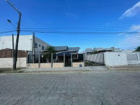 Casa com 372m² de terreno, 69m² construída, ocupada