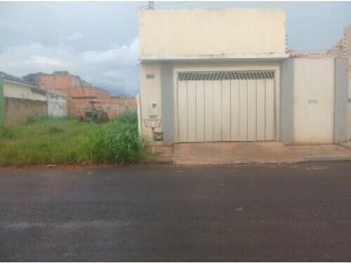 Casa com 3 quartos, 1 suíte, 164,36m², ocupada