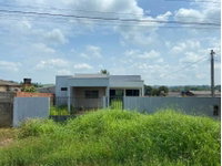 Casa padrão com 108m² construída em terreno de 357m², imóvel